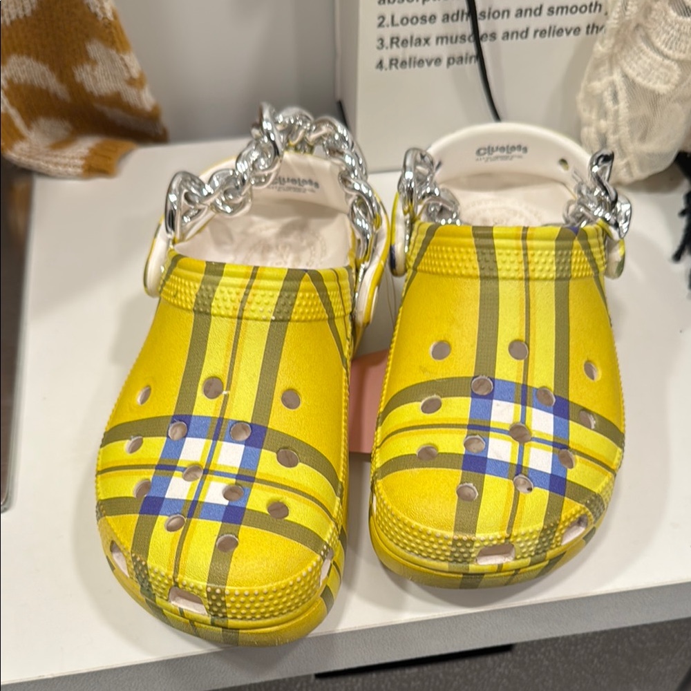 Crocs lmt edition clueless Cher platform Yellow Plaid Clogs Guc - Picture 10 of 13
